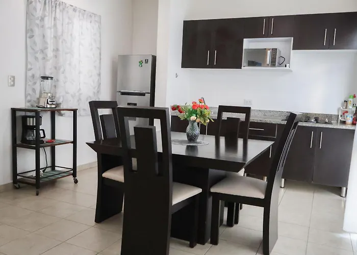 Hermoso Departamento En La Avenida Colosio * Playa del Carmen